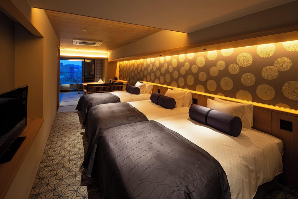 Living suite with open-air bath-Kunshiko (Non-smoking) | Premium bedding, down comforters, in-room safe, desk