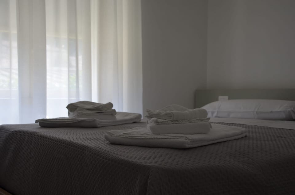Deluxe Double Room | Frette Italian sheets, premium bedding, minibar, desk
