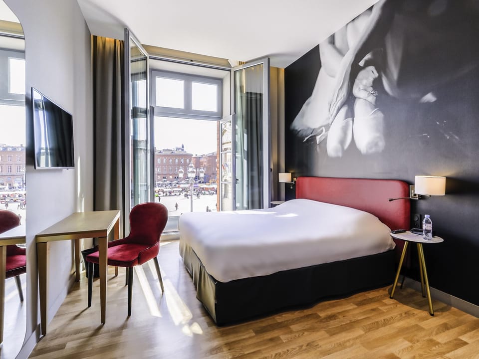 Double Room (Privilege) | Individually decorated, desk, blackout drapes, soundproofing