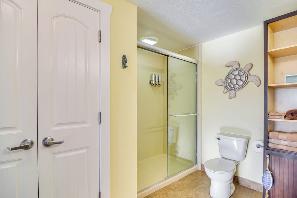 En-Suite Bathroom | Hair Dryer | Towels Provided