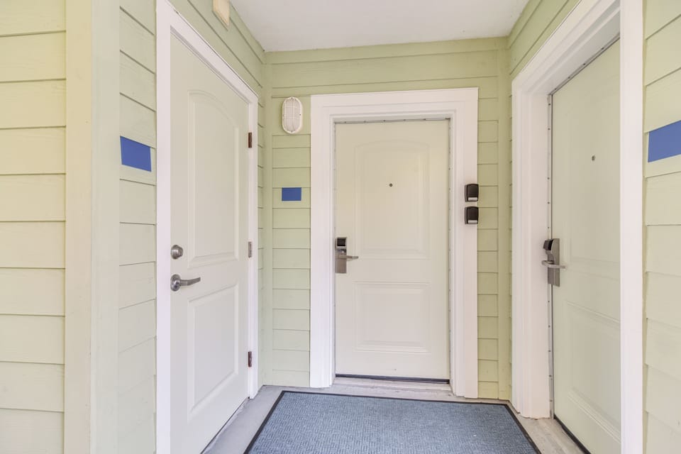 Condo Entrance | Step-Free Access w/ Elevator | Lockbox Entry