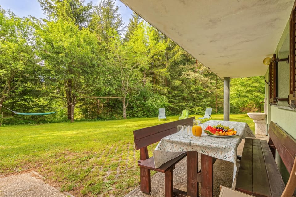 Family House, 3 Bedrooms, Fireplace (House Fortin With Sauna Near Bloke) | Outdoor dining