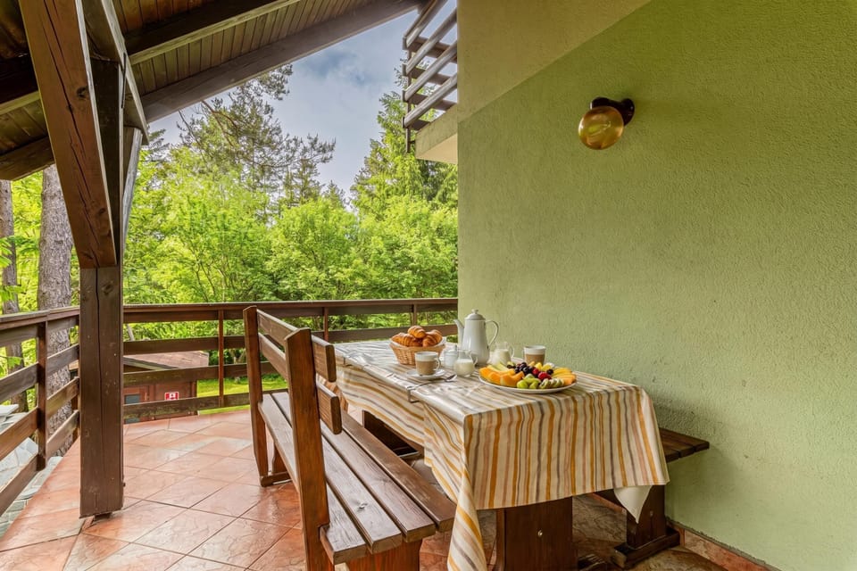 Family House, 3 Bedrooms, Fireplace (House Fortin With Sauna Near Bloke) | Outdoor dining