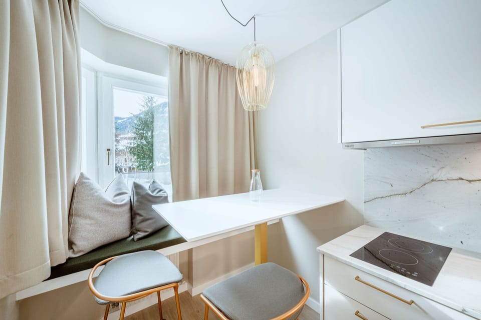 Apartment Saphir PLUS | Hypo-allergenic bedding available, in-room safe, desk, soundproofing