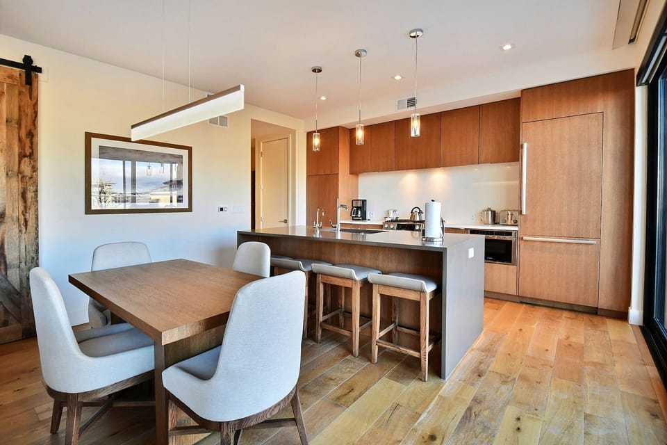 Condo, 1 Bedroom | Private kitchen | Fridge, oven, coffee/tea maker, toaster