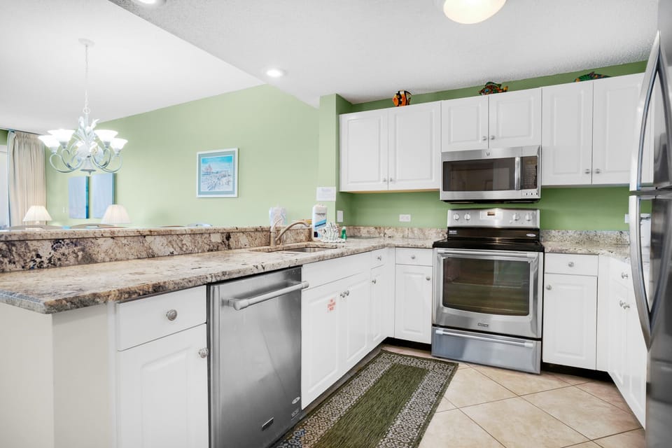 Fully equipped kitchen
