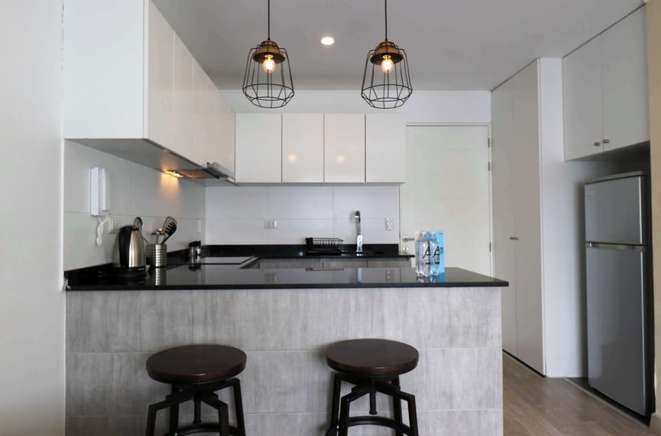 Modern and fully equipped kitchen