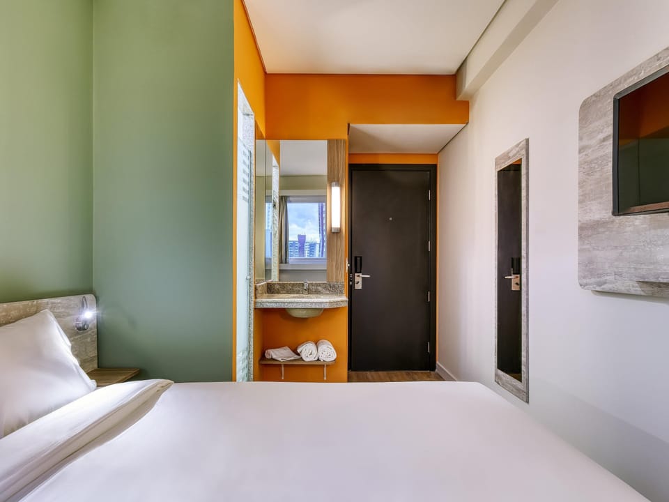 Classic Room, 1 Double Bed | 1 bedroom, desk, laptop workspace, blackout drapes