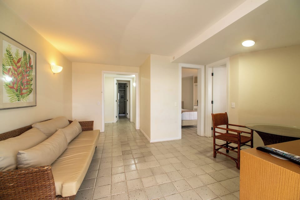 Superior Room, Sea View | Minibar, in-room safe, free WiFi, bed sheets