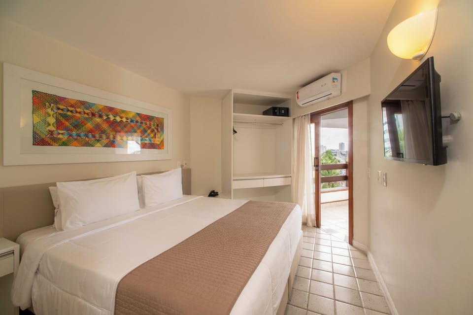 Superior Room, Sea View | Minibar, in-room safe, free WiFi, bed sheets
