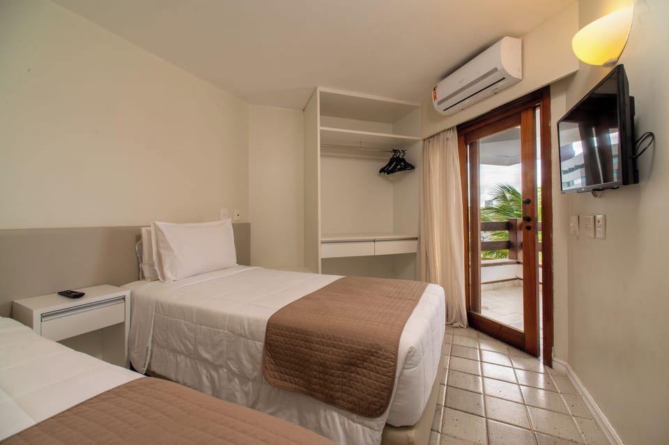 Superior Room, Sea View | Minibar, in-room safe, free WiFi, bed sheets