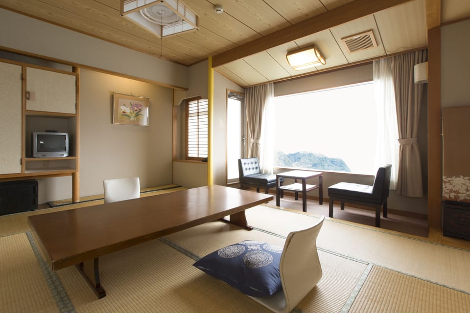 Japanese-Style Standard Room with Ocean View | Premium bedding, minibar, in-room safe, blackout drapes