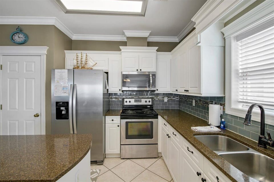 Fully equipped kitchen