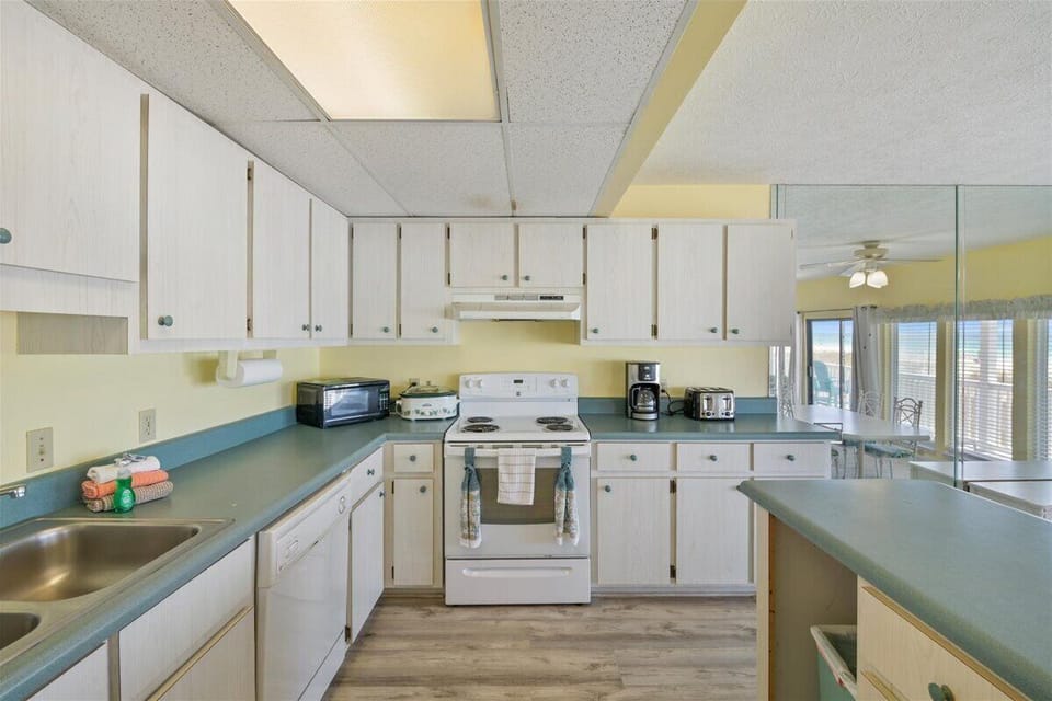 Fully equipped kitchen