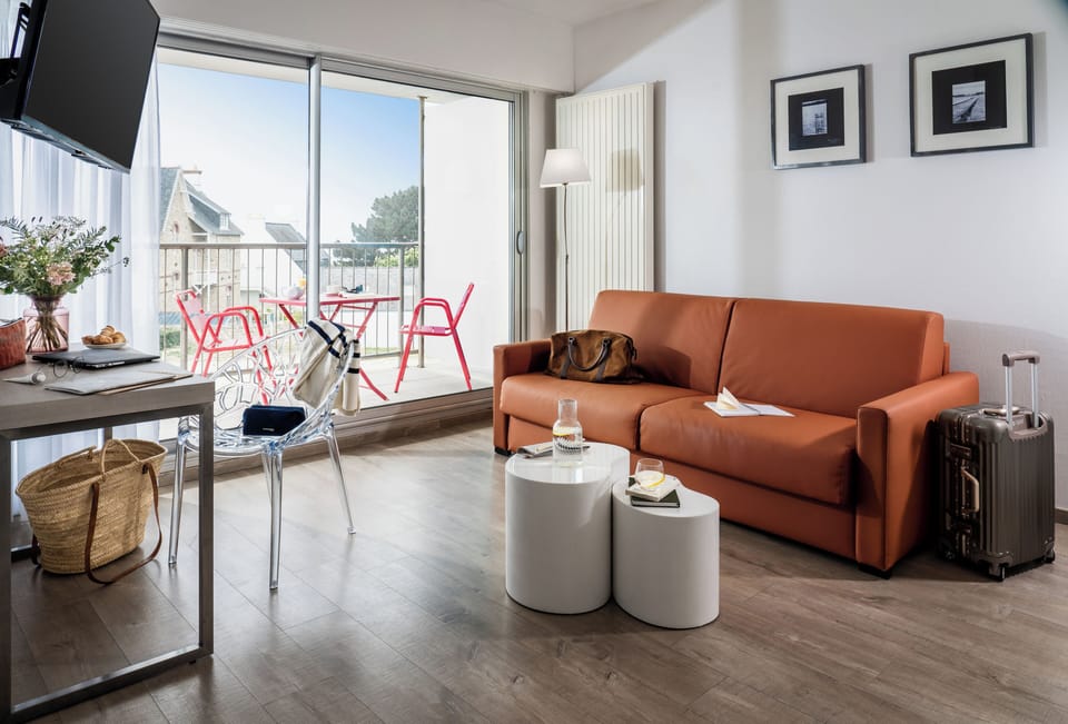 Junior Suite, Balcony, Sea View (Spa Access) | Premium bedding, Tempur-Pedic beds, minibar, in-room safe