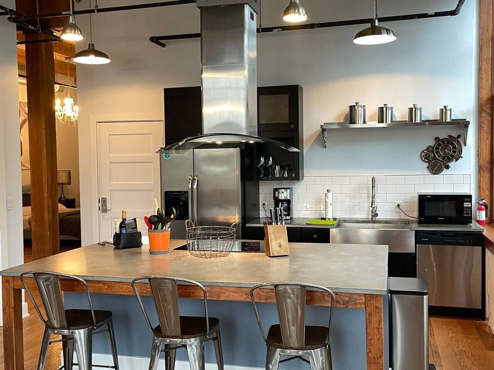 Cooks' Kitchen with counter seating