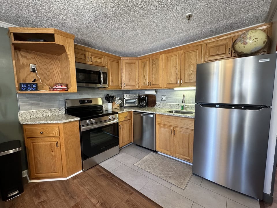 Cook up a feast!  Guest Review From Sussan Zuraski: "Manish, thank you so much! Your unit was wonderful—clean, comfortable, and we slept like a dream. The check-in and check-out process was easy, and communication was great!"