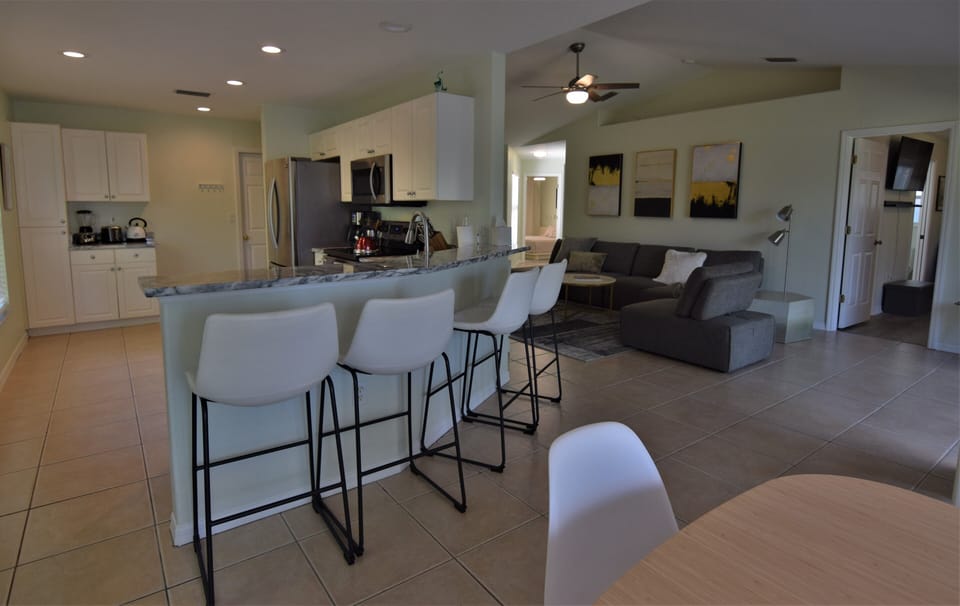 Kitchen bar counter