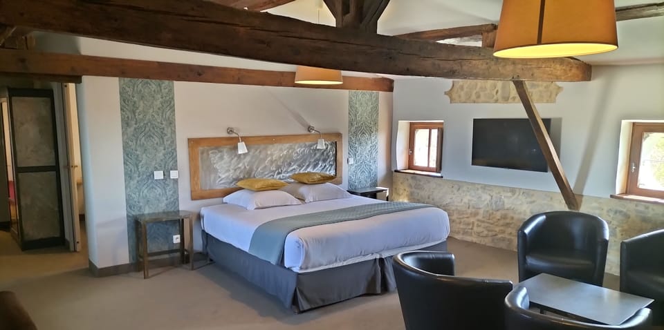 Family Suite, 2 Bedrooms | Minibar, in-room safe, individually decorated, individually furnished