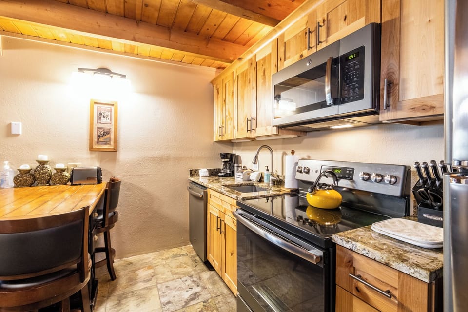 Condo (1 Bedroom) | Property amenity
