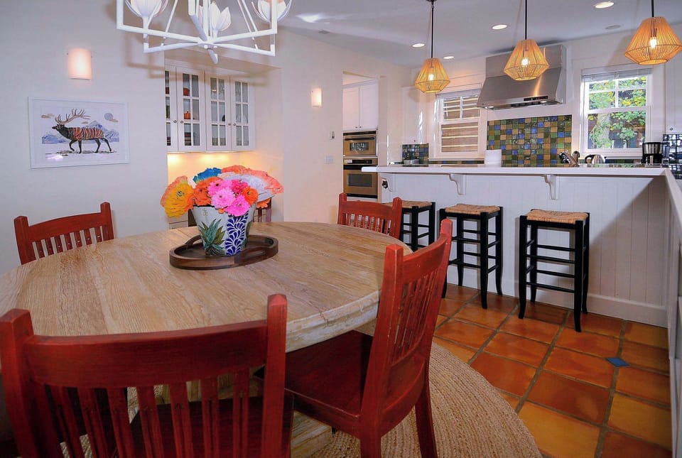 Dining/kitchen