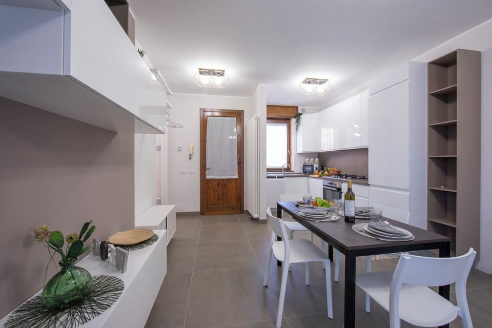 Family Apartment, 2 Bedrooms, Microwave (Menaggio Palphi) | Dining