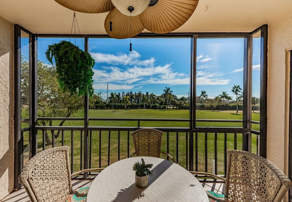 3-web-or-mls-Balcony 3