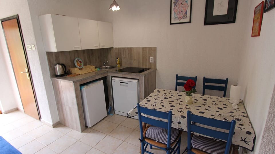 Kitchen and living room