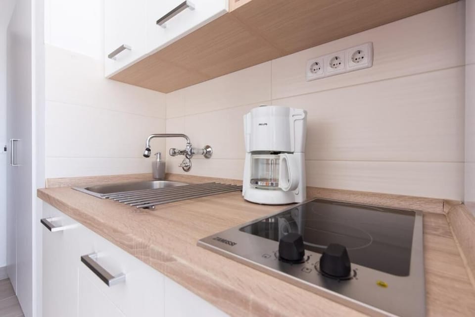 Kitchen-coffee maker