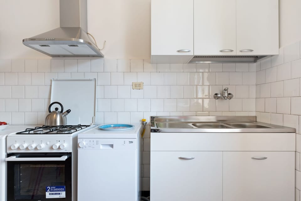 Apartment, 2 Bedrooms | Private kitchen | Fridge, microwave, oven, stovetop