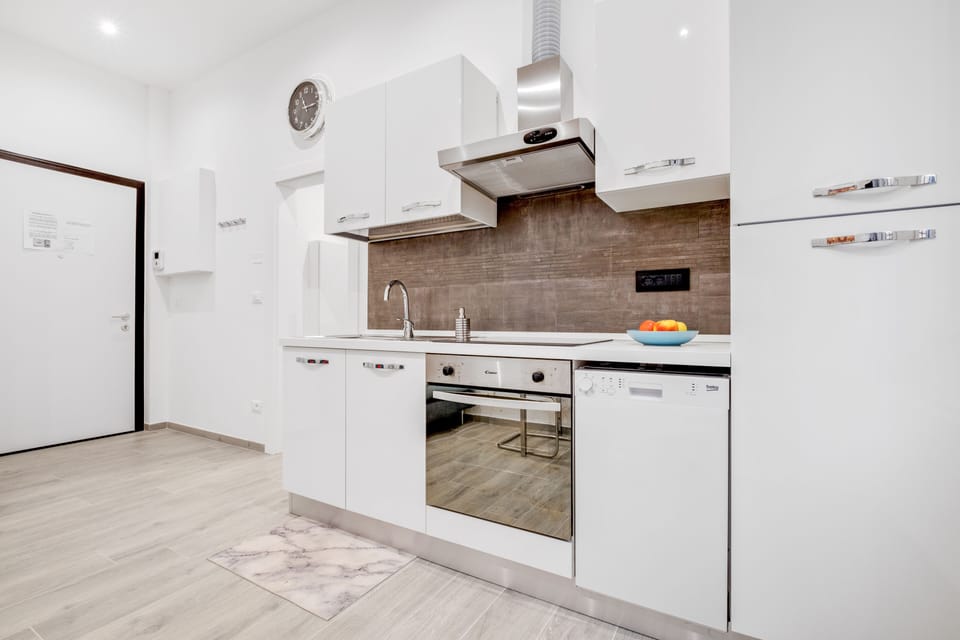 Apartment, 1 Bedroom | Private kitchen | Fridge, oven, stovetop, dishwasher