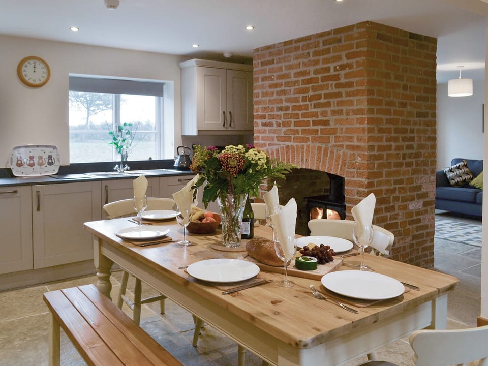 Light and airy dining space | Cowslip - Ranby Cottage Farm, Ranby, near Retford