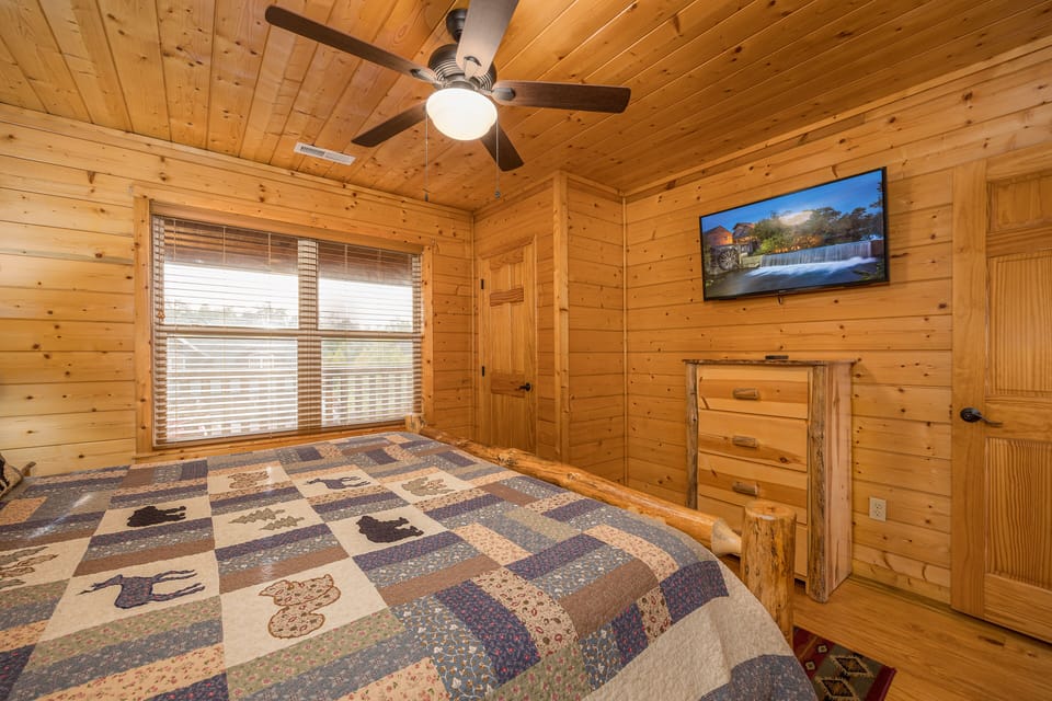 King bedroom on 2nd floor