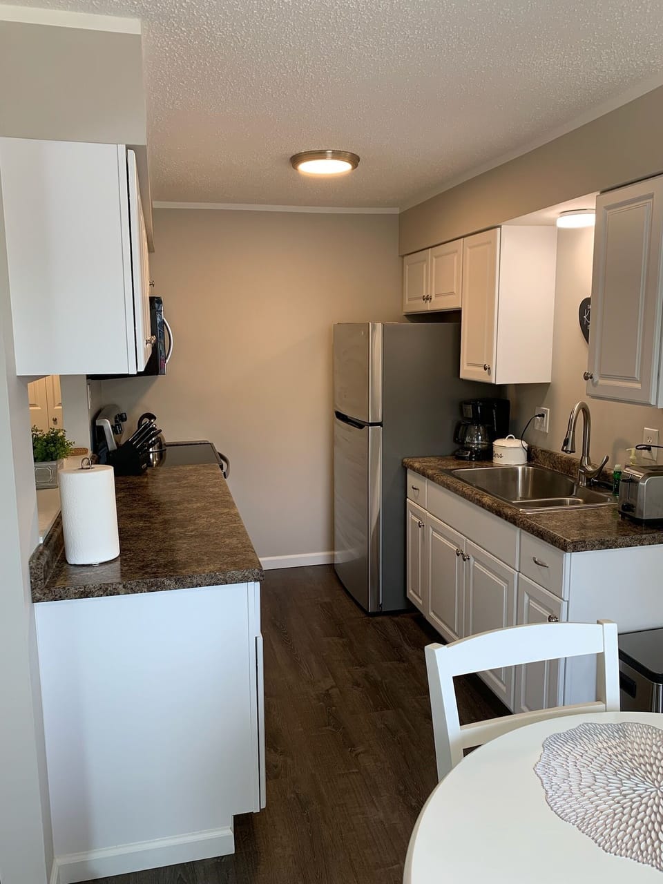 Fully stocked kitchen so you can prepare your favorite meals! 