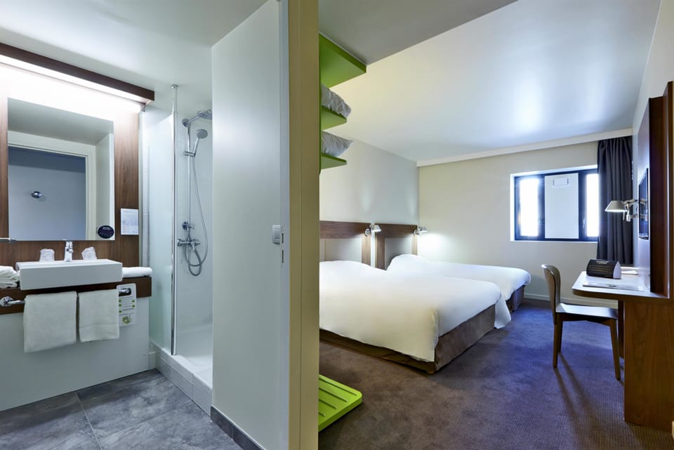 Standard Room, Multiple Beds | Desk, blackout drapes, soundproofing, free cribs/infant beds