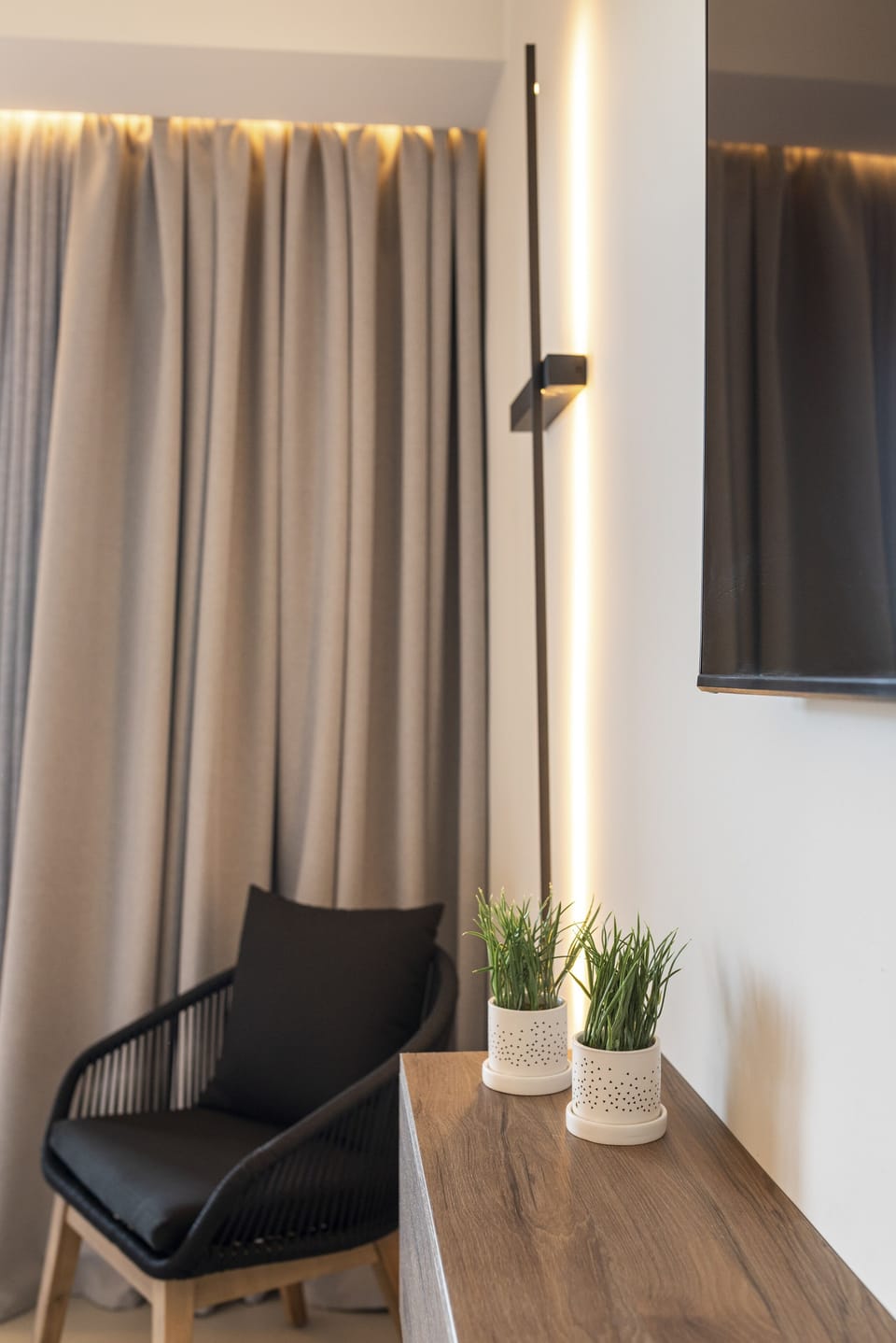 Suite, 1 Bedroom, Sea View | Minibar, blackout drapes, soundproofing, iron/ironing board