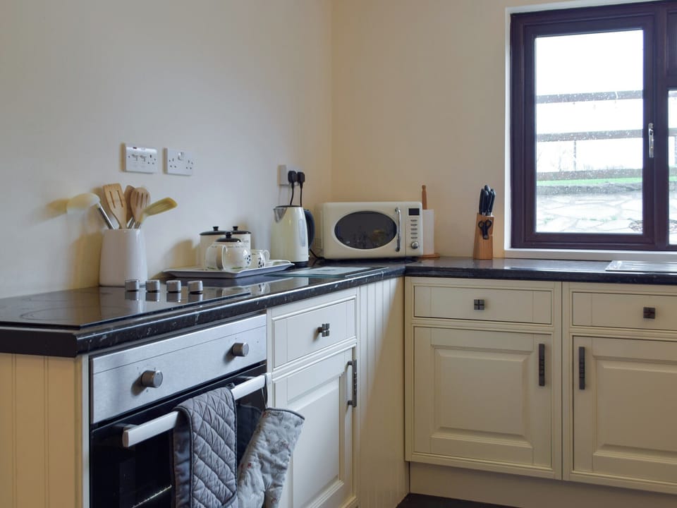 Kitchen/diner | Pengelli Cottage, Eglwyswrw, near Crymych