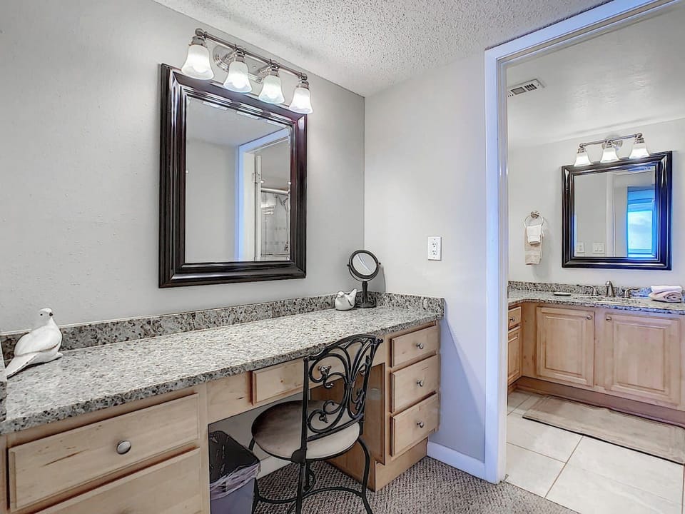 Dressing Area / Work space