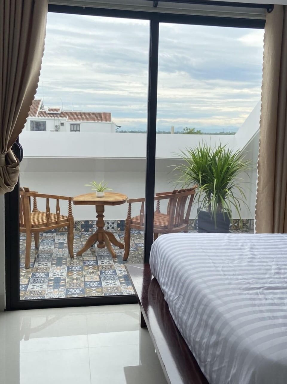 Deluxe Double Room | Minibar, individually furnished, desk, soundproofing
