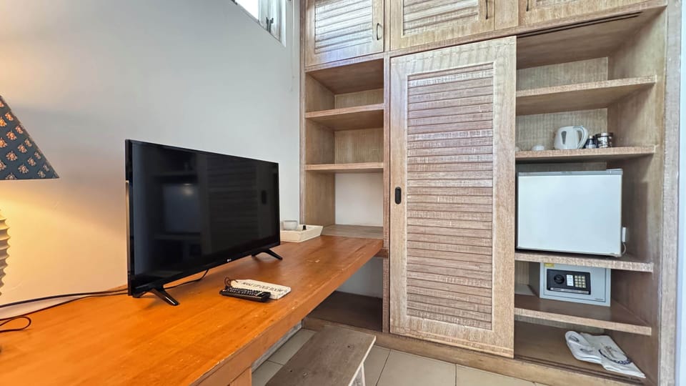 Hotel Type - H1 | Minibar, in-room safe, iron/ironing board, free WiFi