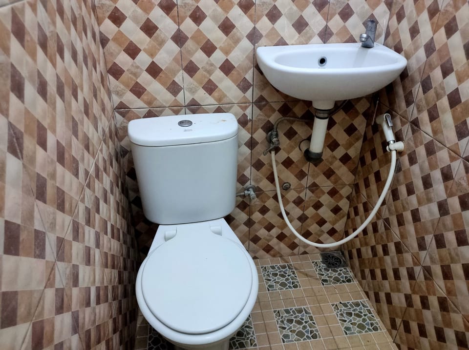 Superior Room | Bathroom | Shower, free toiletries, towels
