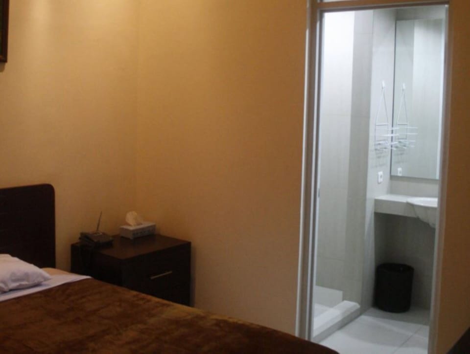 Standard Room | Desk, free WiFi