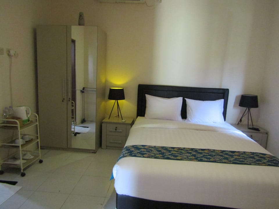 Family Villa | Desk, free WiFi, bed sheets