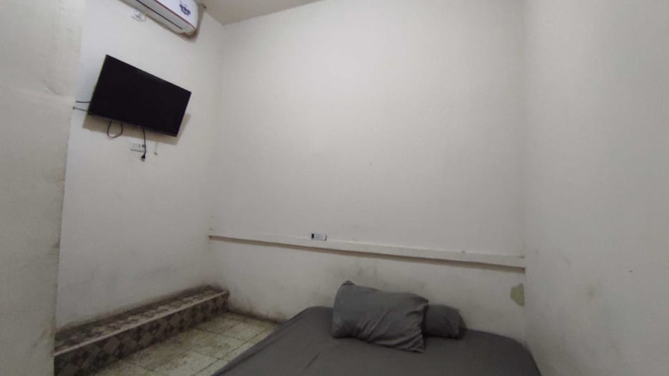 Standard Room | Desk, WiFi (free)