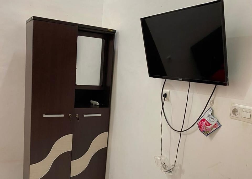 Standard Room | Desk, WiFi (free), bed sheets