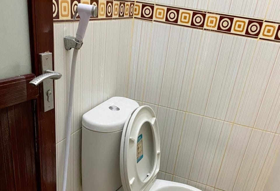 Standard Room | Bathroom | Shower, free toiletries, bidet, towels