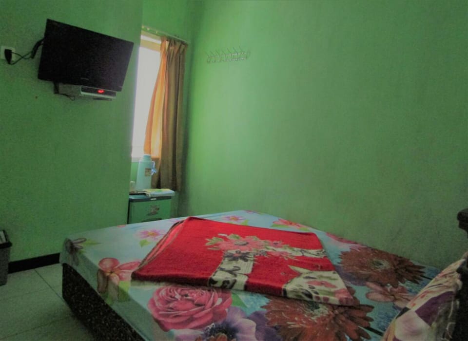 Standard Room | Desk