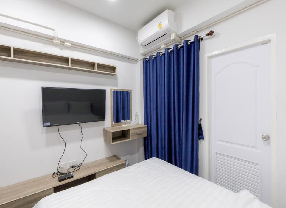 Deluxe Double Room | Free WiFi, bed sheets