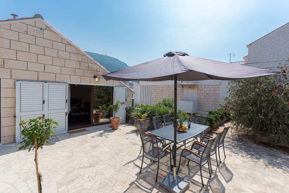 Apartment (Three Bedroom Apartment with Terrace) | Exterior