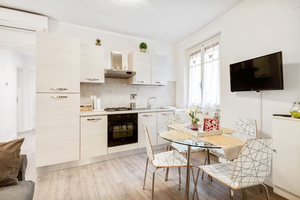 Apartment, 2 Bedrooms | Private kitchen | Full-size fridge, oven, stovetop, cookware/dishes/utensils